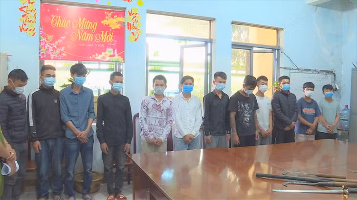 12 đối tượng bị cơ quan điều tra khởi tố do liên quan đến cái chết của nam sinh lớp 8.