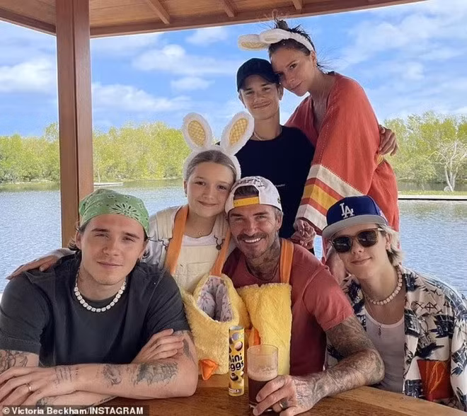 Gia đình cựu danh thủ David Beckham đang có kỳ nghỉ hè trên du thuyền ở Ý.