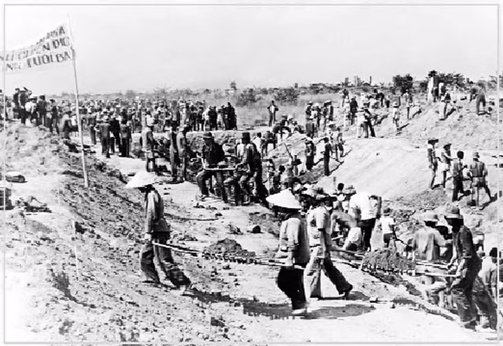 TNXP trên công trường thủy lợi 1976-1977. Ảnh: txnp.hochiminhcity.gov.vn