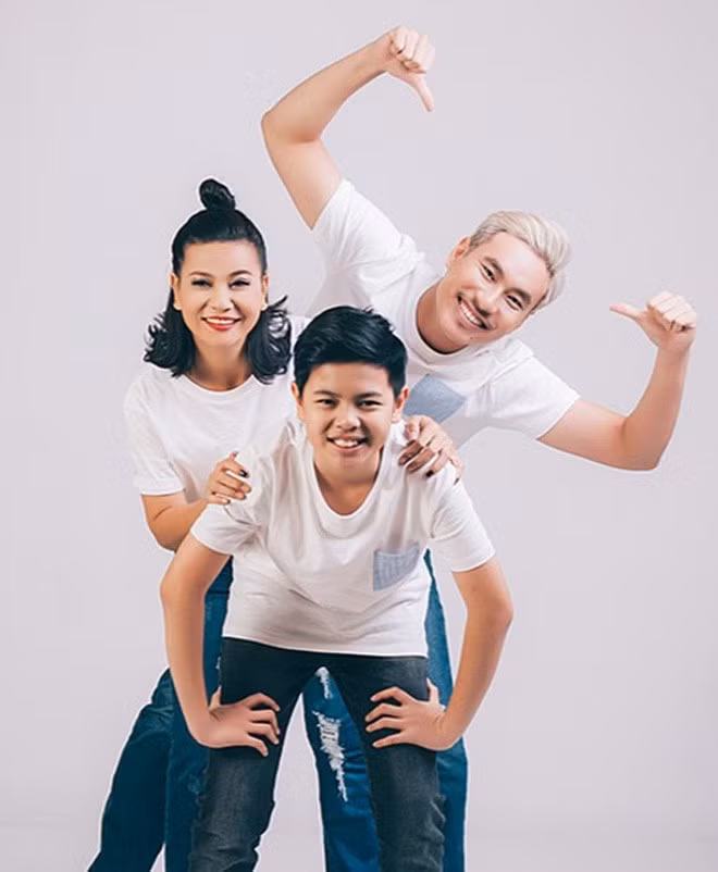 Hiện tại, Cát Phượng hạnh phúc bên bạn trai kém tuổi Kiều Minh Tuấn. Chị tiết lộ, bạn trai rất yêu thương con trai riêng của mình.