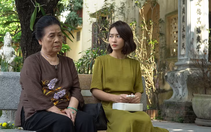 NSND Ngọc Lan trở lại trong phim.