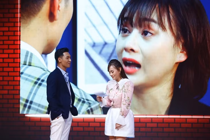 Cặp đôi Phương Oanh – Mạnh Trường đóng phim ‘Hương vị tình thân’ trong chương trình