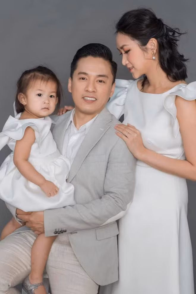 Giờ đây, vợ chồng Lam Trường đã chấm dứt cảnh "vợ chồng Ngâu".