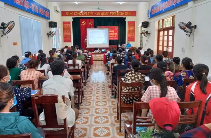 HND tỉnh phối hợp với BHXH tỉnh tuyên truyền, đối thoại chính sách BHXH, BHYT cho nông dân Quảng Yên.