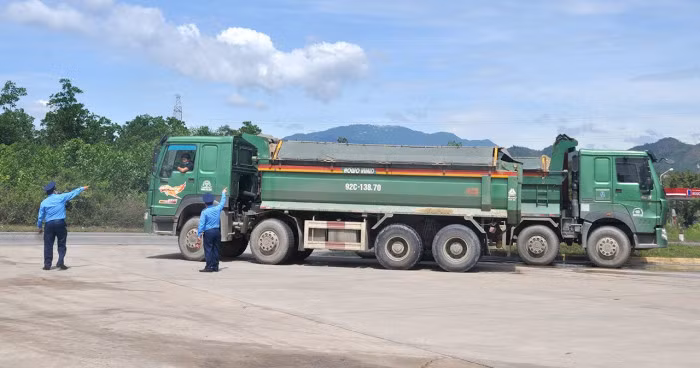 Mạnh tay xử lý tài xế chống đối khi vi phạm giao thông 2