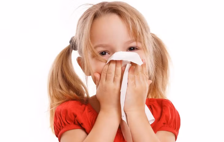 Trẻ nhỏ là đối tượng dễ mắc các bệnh về tai mũi họng (Ảnh minh họa)
