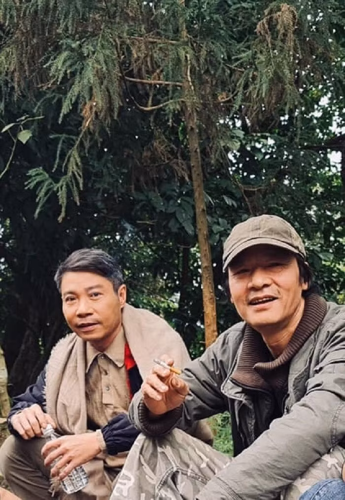 NSND Công Lý và NSƯT Võ Hoài Nam khi đóng phim "Hương vị tình thân".