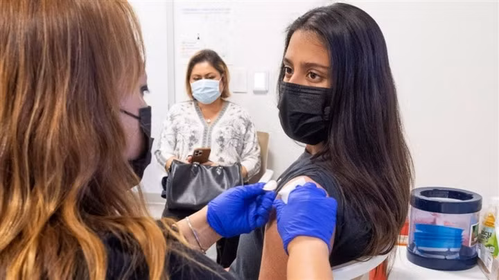 Tại sao bạn không nên bỏ qua mũi tiêm vaccine COVID-19 thứ 2? ảnh 1