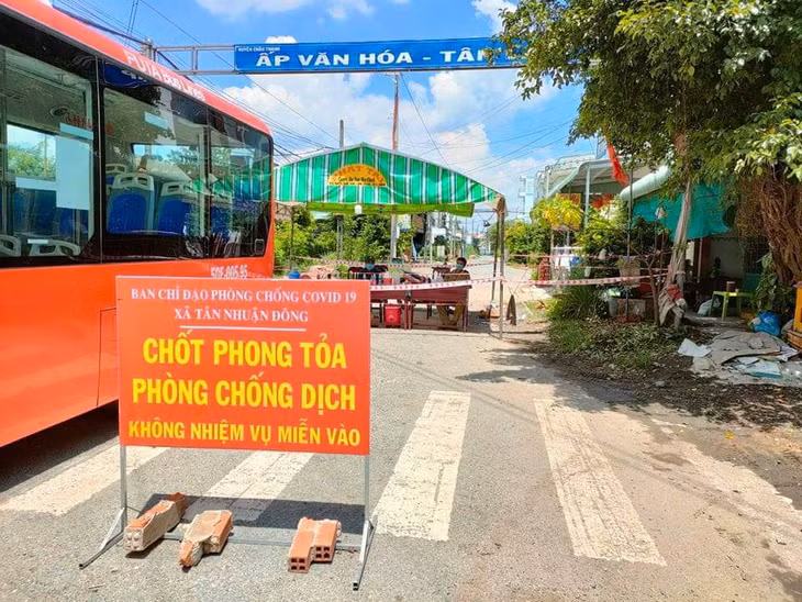 Chốt phong tỏa ở huyện Châu Thành, tỉnh Đồng Tháp. Ảnh: Đ.Nguyên