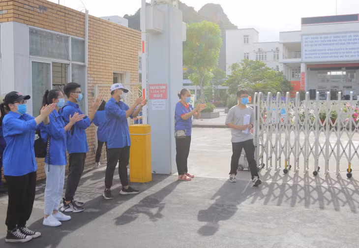 Sự đồng hành, tiếp sức của những TNTN đã trợ giúp cho các sĩ tử trong chặng đường "vượt vũ môn" kết thúc 12 năm đèn sách.