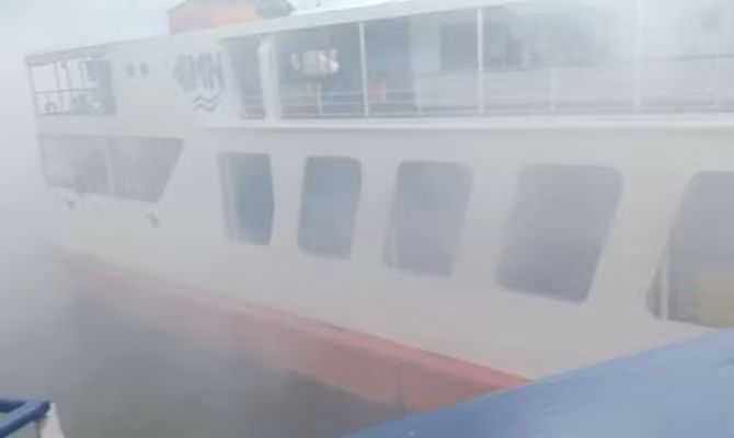 Cháy tàu chở 109 người ngoài khơi Indonesia. Ảnh: fleetmon.com