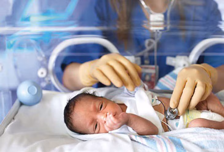 Trẻ mắc dị tật tim bẩm sinh cần lưu ý để tránh nhiễm khuẩn ảnh 1