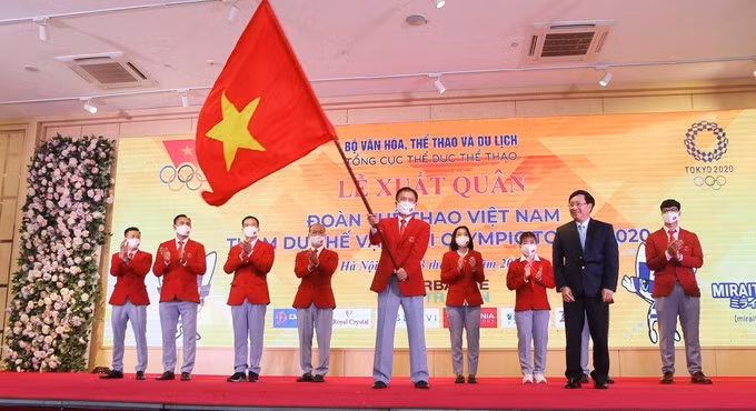 Lễ xuất quân được tổ chức ở Hà Nội tối 13/7.