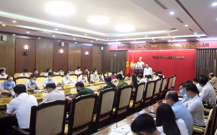 Quang cảnh cuộc họp.
