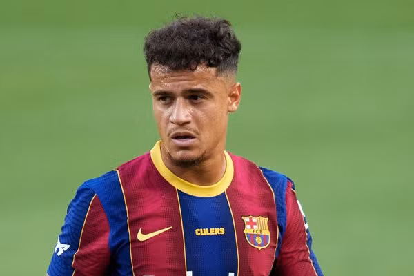 Coutinho bị mắc kẹt ở Barca.