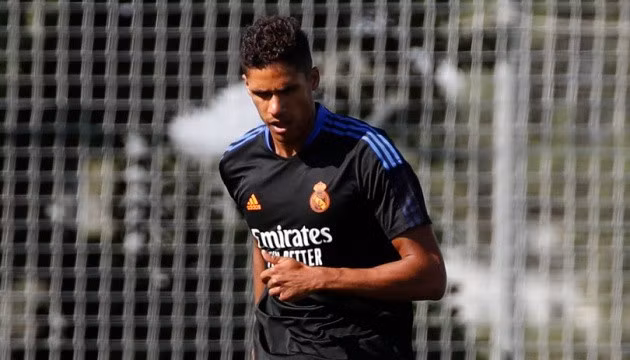 Varane là miếng ghép hoàn hảo cho Man Utd.