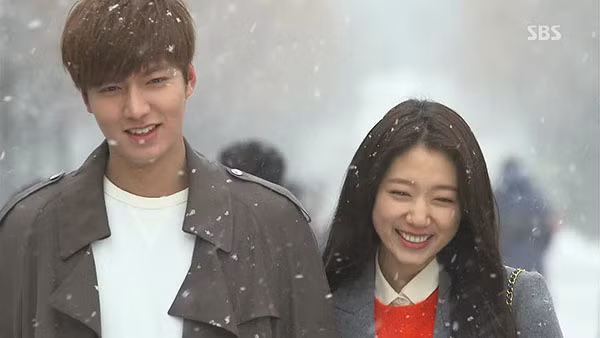 Người thừa kế là tác phẩm giúp Park Shin Hye - Lee Min Ho được biết đến rộng rãi. Fan mong đợi Hyun Bin và Son Ye Jin đóng phần 2 của 'Hạ cánh nơi anh'