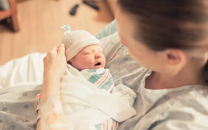 Sau khi bú xong, bé nhanh chóng đi vào giấc ngủ kế tiếp.