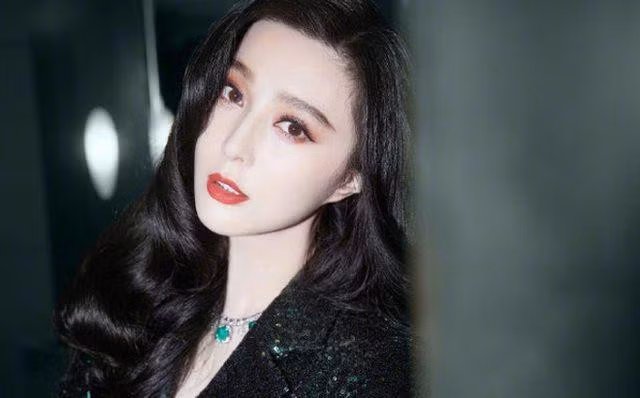 Nhan sắc tuổi đôi mươi của bộ ba 'Hoàn Châu cách cách' ảnh 5