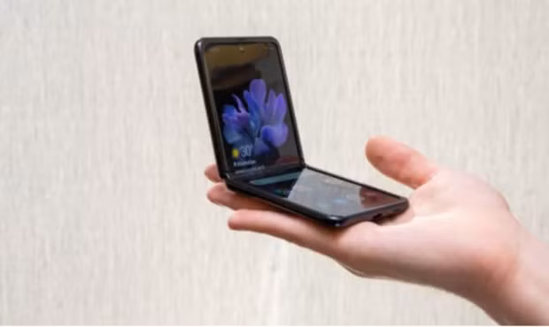 Ngay 11/8, Samsung ra mat dien thoai gap, dong ho thong minh moi hinh anh 1