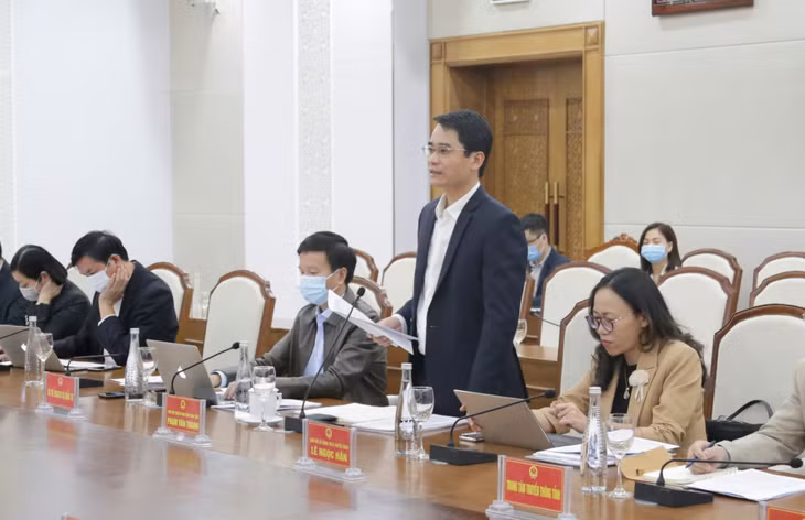 Phó Chủ tịch UBND tỉnh Phạm Văn Thành phát biểu tại buổi làm việc.