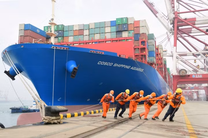 Sự gián đoạn của chuỗi cung ứng toàn cầu chưa có dấu hiệu giảm bớt. (Ảnh: China Daily)