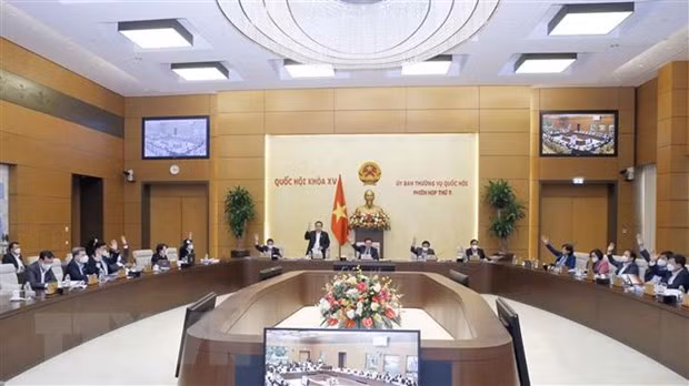 Thuong vu Quoc hoi xem xet du thao Nghi quyet sua doi mot so dieu luat hinh anh 2