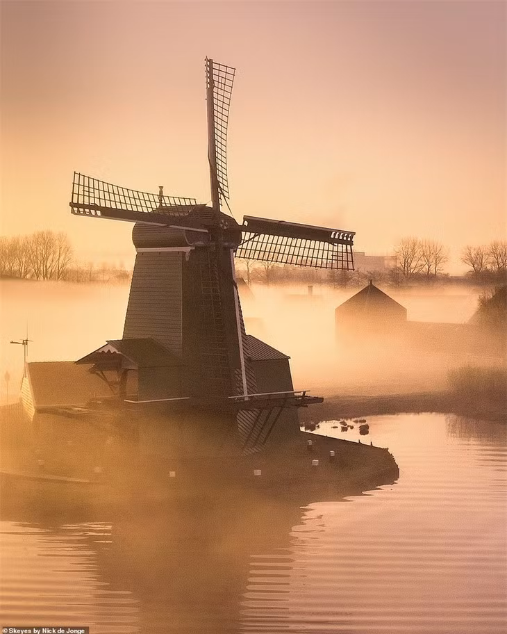 Một trong những chiếc cối xay gió ở Zaanse Schans.