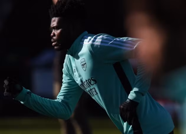 Partey vừa dính chấn thương háng, dẫn đến vắng mặt trước Watford.