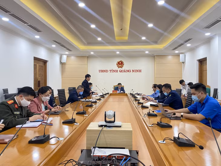 Quang cảnh cuộc họp.