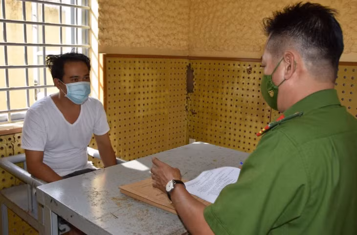 Đối tượng Cường tại cơ quan điều tra.