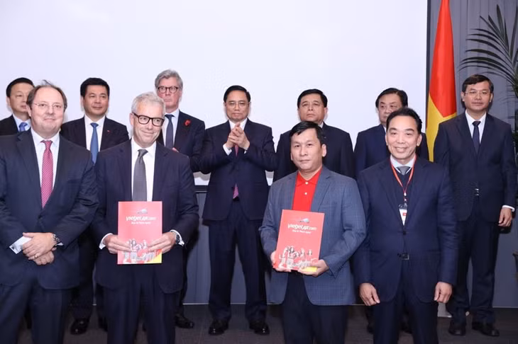 Hoạt động ngày đầu tiên của Thủ tướng Phạm Minh Chính tại Anh ảnh 5