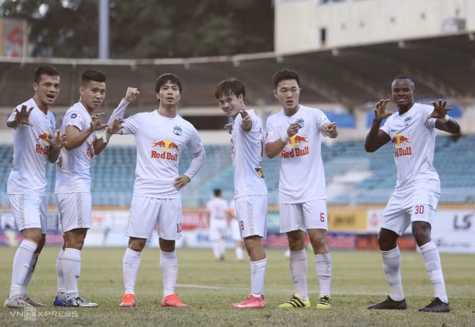 Dù không thể vô địch V-League 2021, với màn trình diễn tốt sau 12 vòng, HAGL đã được trao suất dự AFC Champions League. Ảnh: Đức Đồng