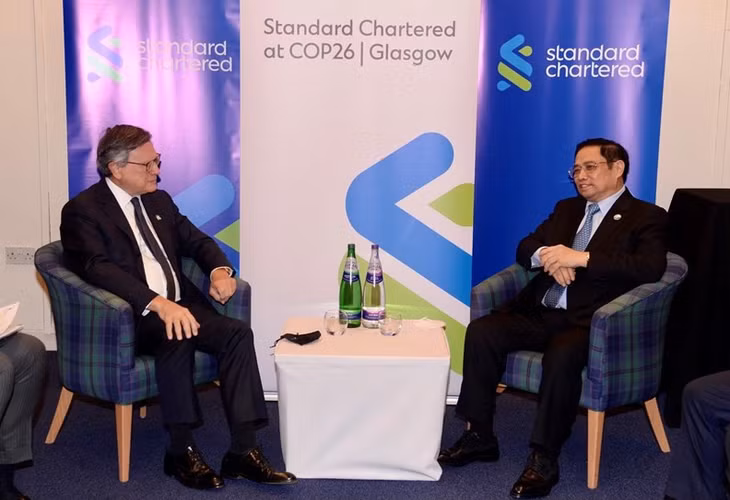 Thủ tướng Chính phủ Phạm Minh Chính và Chủ tịch Ngân hàng Standard Chartered Thủ tướng Chính phủ Phạm Minh Chính và Chủ tịch Ngân hàng Standard Chartered
