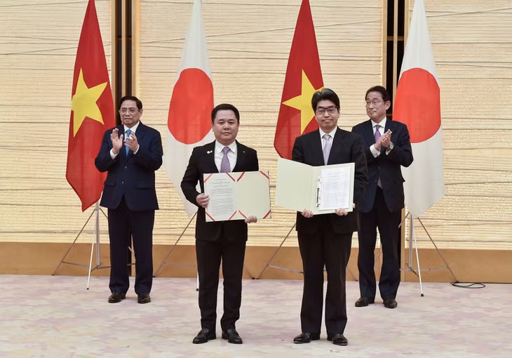 Hai Thủ tướng chứng kiến các bộ, ngành, cơ quan, doanh nghiệp 2 nước ký kết, trao đổi 11 văn kiện hợp tác. Ảnh: VGP/Nhật Bắc