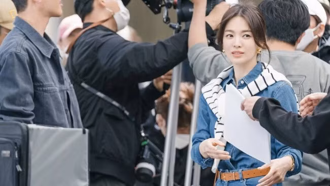 Song Hye Kyo trong Now We Are Breaking Up.