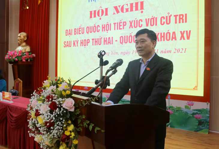 Đồng chí Vũ Hồng Thanh, Ủy viên BCH Trung ương Đảng, Ủy viên Ủy ban Thường vụ Quốc hội, Chủ nhiệm Ủy ban Kinh tế Quốc hội, Đại biểu Quốc hội tỉnh Quảng Ninh báo cáo tới cử tri TX Quảng Yên kết quả của Kỳ họp thứ 2, Quốc hội khóa XV.