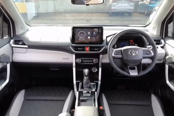 Không gian nội thất trên Toyota Veloz 2022