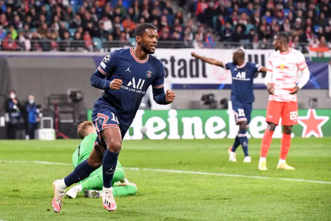 Wijnaldum toả sáng với một cú đúp nhưng PSG chỉ kiếm được một điểm. Ảnh: UEFA