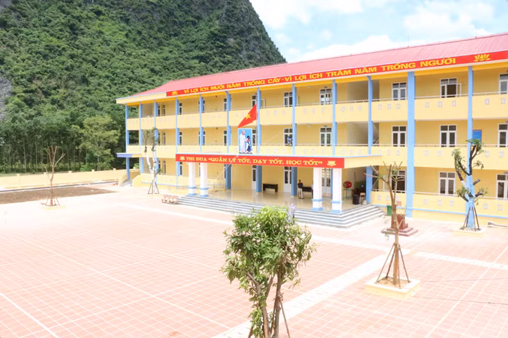 Trường TH -THCS Núi Mằn (xã Thống Nhất, TP Hạ Long) được TKV hỗ trợ 15 tỷ đồng xây dựng kiên cố, khang trang, hoàn thiện năm 2019.