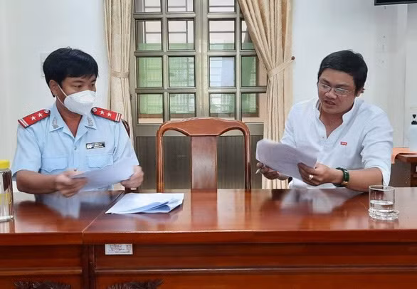 Phat YouTuber thong tin sai su that o livestream cua ba Phuong Hang hinh anh 1