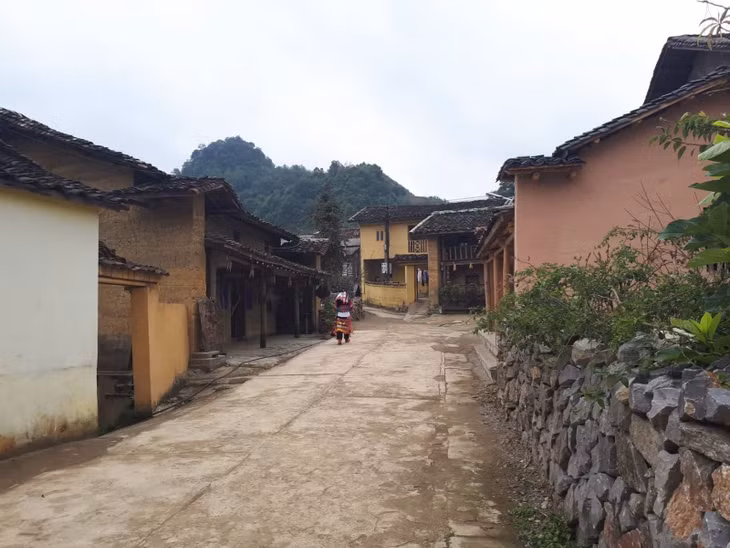 Hệ thống hạ tầng giao thông tại làng Lô Lô Chải được được đầu tư, hoàn thiện.
