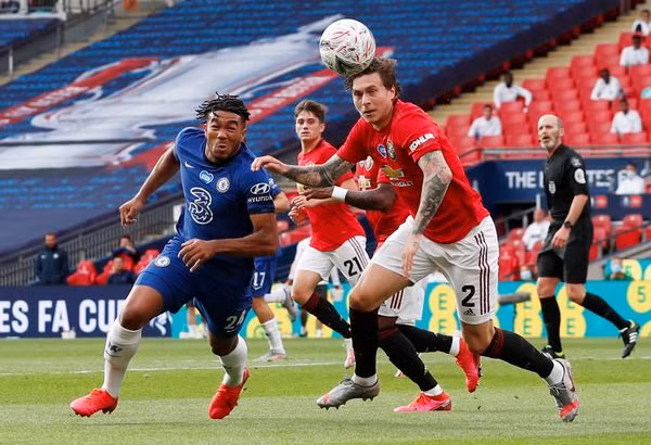 Lindelof là niềm hy vọng của hàng thủ Man Utd ở trận gặp Chelsea cuối tuần này.