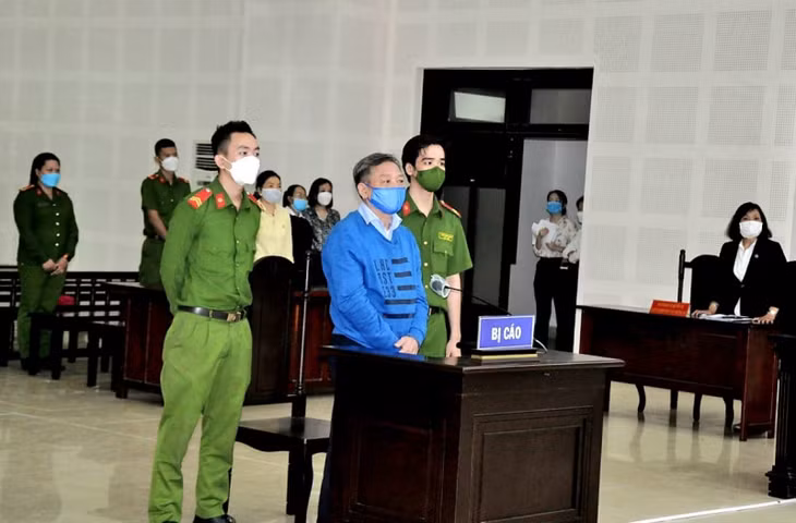 Bị cáo Phạm Thanh nghe HĐXX tuyên án.