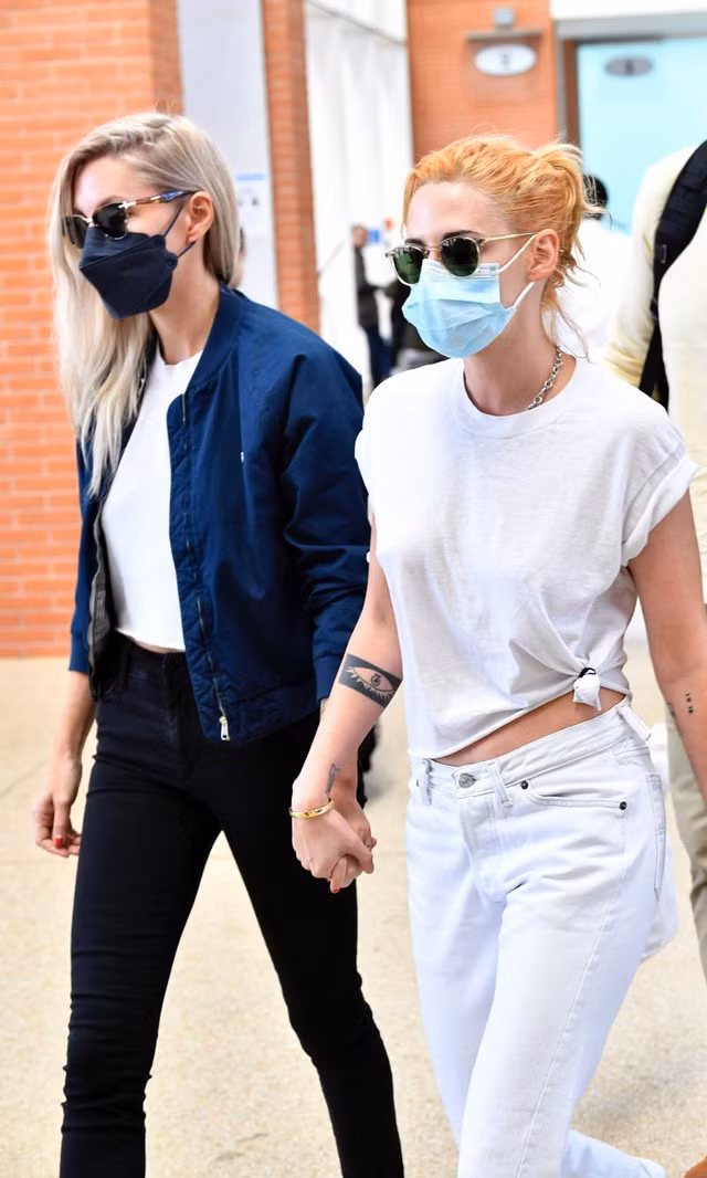 Kristen Stewart đã đính hôn với bạn gái đồng giới - Ảnh 1.