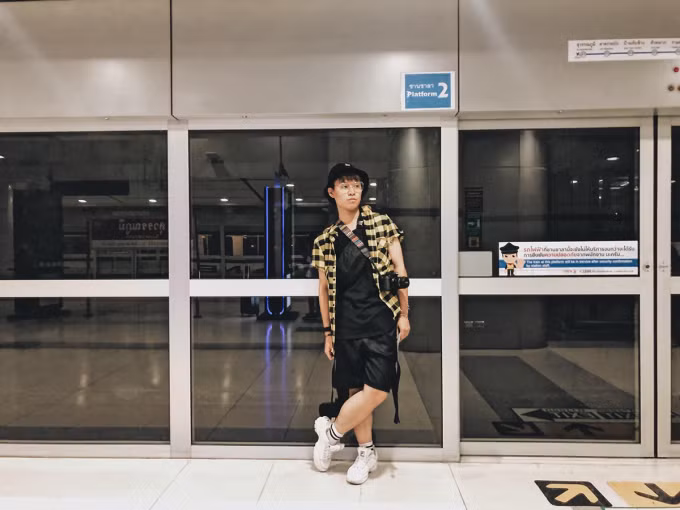 Duy Phong check in với ga tàu điện tại Thái Lan. Ảnh: Duy Phong