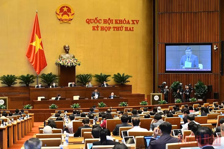 Quang cảnh phiên chất vấn chiều 11/11. Ảnh: LINH NGUYÊN