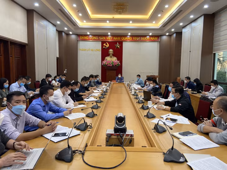 Quang cảnh cuộc họp.