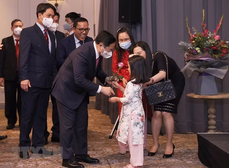 Hoạt động ngày đầu tiên của Thủ tướng Phạm Minh Chính tại Anh ảnh 10