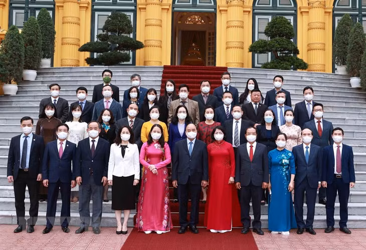 Chủ tịch nước Nguyễn Xuân Phúc, Phó Chủ tịch nước Võ Thị Ánh Xuân và các đại biểu. Ảnh: TTXVN